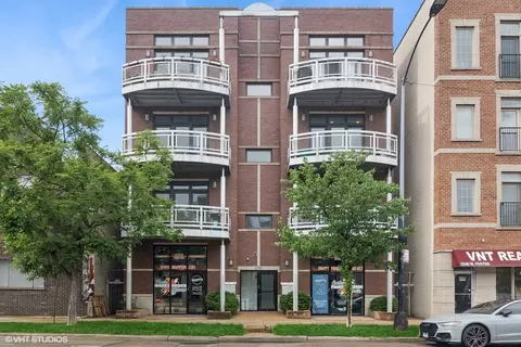2250 W Foster Ave #2W, Chicago, IL 60625