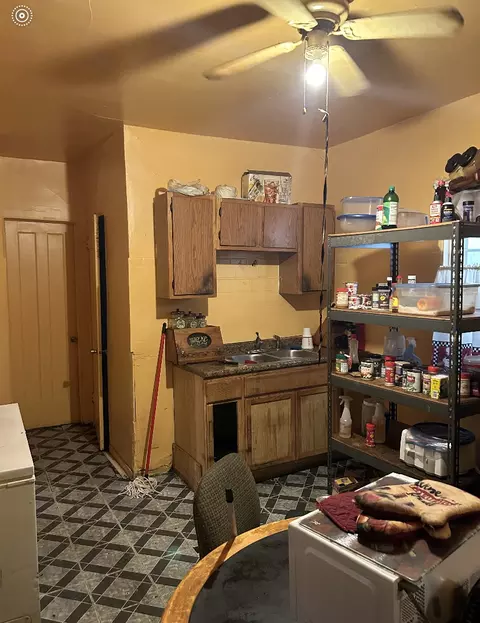5655 S Artesian Ave, Chicago, IL 60629 photo 2