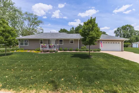 203 S 6th St, Chatsworth, IL 60921