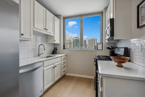 Kitchen - 600 N Dearborn St #1611, Chicago, IL 60654 photo 1 of 1