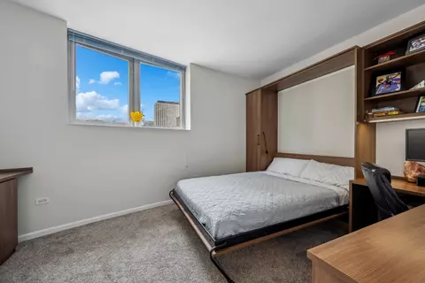Bedroom - 600 N Dearborn St #1611, Chicago, IL 60654 photo 2 of 2