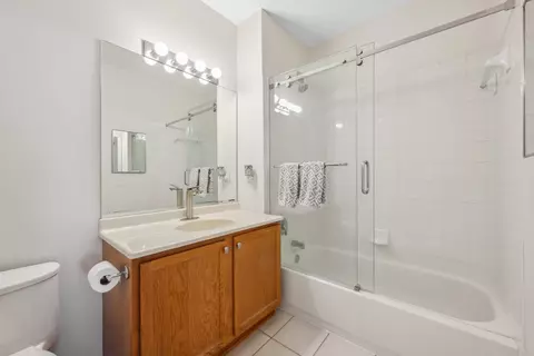 Bath - 600 N Dearborn St #1611, Chicago, IL 60654 photo 2 of 2