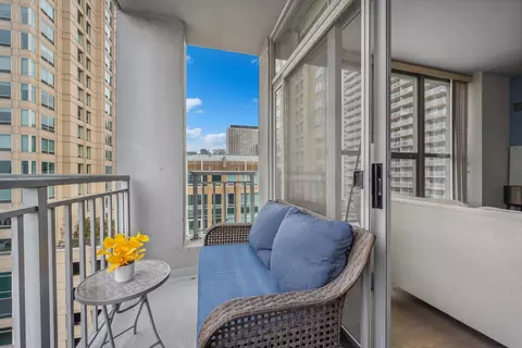 Exterior - 600 N Dearborn St #1611, Chicago, IL 60654 photo 3 of 3
