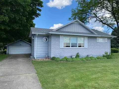 371 N 2575th Rd, Oglesby, IL 61348