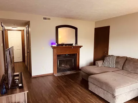Living - 2006 Tracy Dr #2, Bloomington, IL 61704 photo 1 of 3