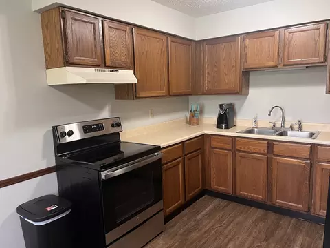 Kitchen - 2006 Tracy Dr #2, Bloomington, IL 61704 photo 1 of 3