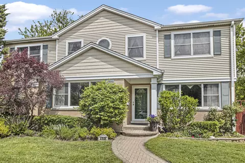 4948 Dobson St, Skokie, IL 60077