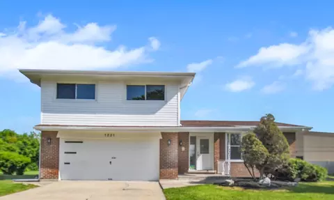 1221 E 161st Pl, South Holland, IL 60473