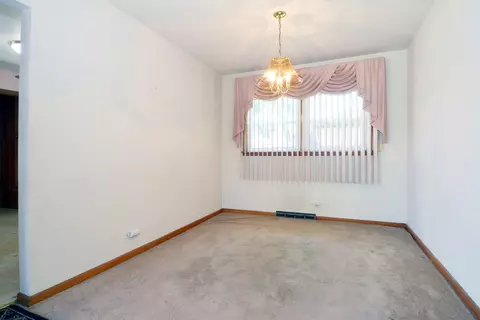 145 Harvard St, Des Plaines, IL 60016 photo 6