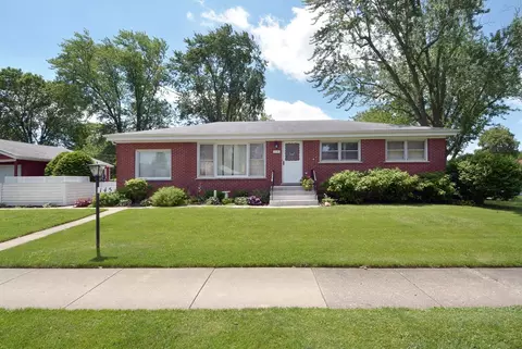 145 Harvard St, Des Plaines, IL 60016