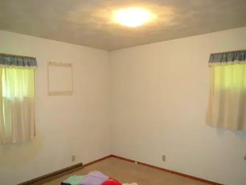 Bedroom - 8101 S Pine St, Dixon, IL 61021 photo 4 of 4