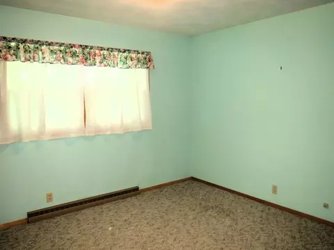 Bedroom - 8101 S Pine St, Dixon, IL 61021 photo 2 of 4