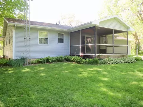 Exterior - 8101 S Pine St, Dixon, IL 61021 photo 6 of 13