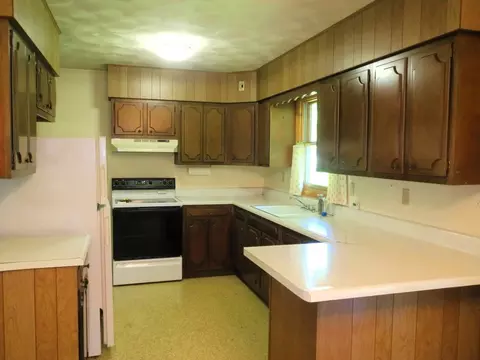 Kitchen - 8101 S Pine St, Dixon, IL 61021 photo 1 of 1