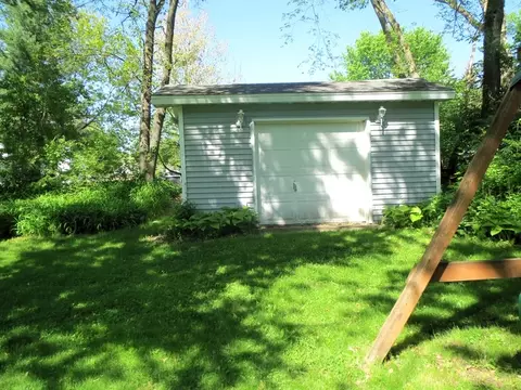 Exterior - 8101 S Pine St, Dixon, IL 61021 photo 10 of 13