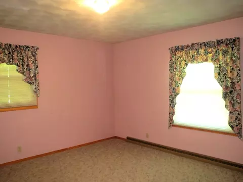 Bedroom - 8101 S Pine St, Dixon, IL 61021 photo 1 of 4