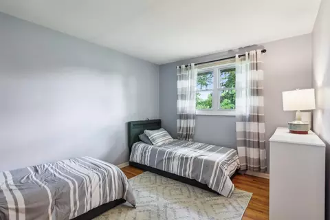 Bedroom - 661 Juniper Ln, Bartlett, IL 60103 photo 3 of 5