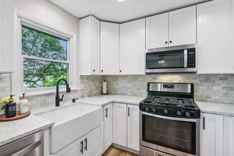 Kitchen - 661 Juniper Ln, Bartlett, IL 60103 photo 3 of 3