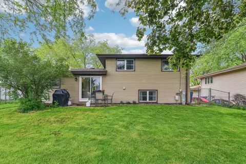 Exterior - 661 Juniper Ln, Bartlett, IL 60103 photo 5 of 6