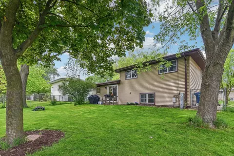 Exterior - 661 Juniper Ln, Bartlett, IL 60103 photo 4 of 6