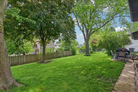 Exterior - 661 Juniper Ln, Bartlett, IL 60103 photo 6 of 6