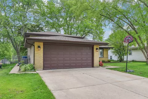 Exterior - 661 Juniper Ln, Bartlett, IL 60103 photo 3 of 6