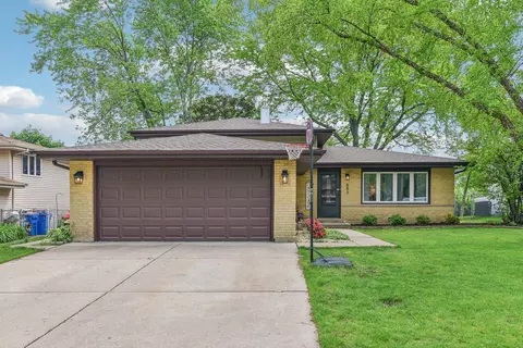 Exterior - 661 Juniper Ln, Bartlett, IL 60103 photo 2 of 6