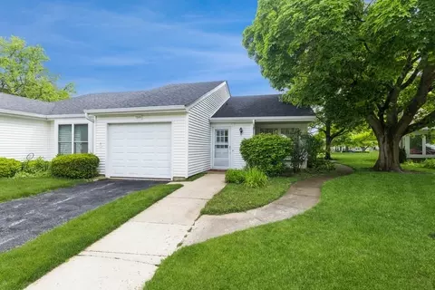 7308 Lynda Ct #220, Fox Lake, IL 60020