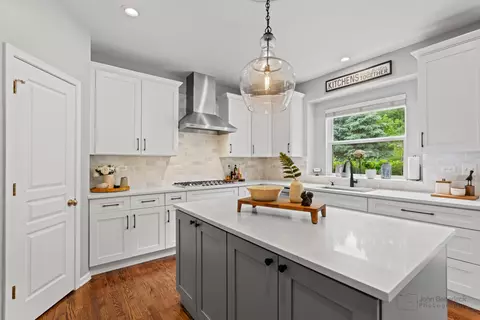 Kitchen - 520 Brookside Ave, Algonquin, IL 60102 photo 2 of 4
