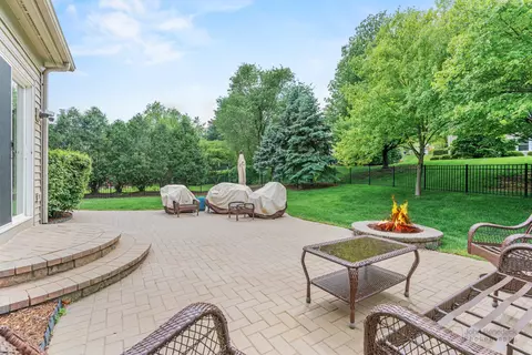 Exterior - 520 Brookside Ave, Algonquin, IL 60102 photo 3 of 5