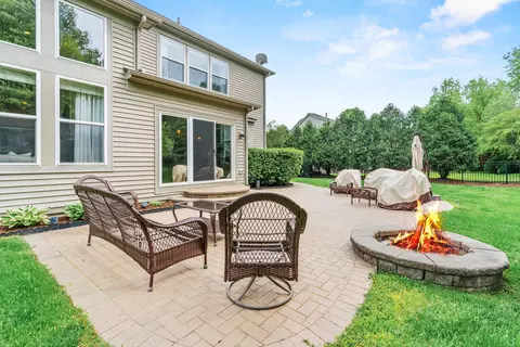 Exterior - 520 Brookside Ave, Algonquin, IL 60102 photo 4 of 5