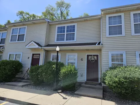 651 W Liberty St #G, Wauconda, IL 60084