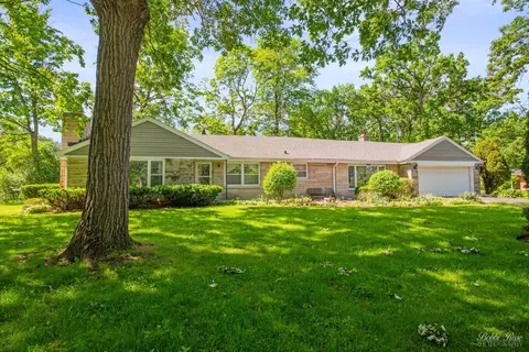 16 W761 White Pine Rd, Bensenville, IL 60106