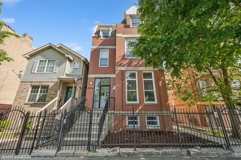 2204 W Warren Blvd, Chicago, IL 60612