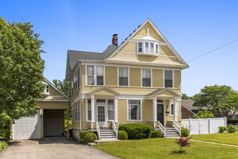 343 Grant St, Sycamore, IL 60178