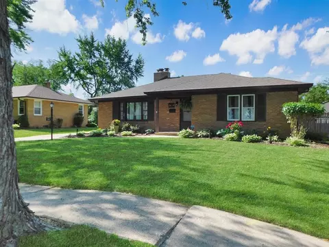 2619 Barrington Pl, Rockford, IL 61107
