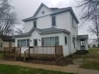 8 S Grant Ave, Milford, IL 60953