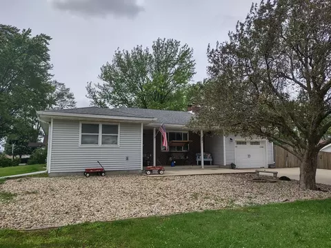 301 Sunset, Mclean, IL 61754