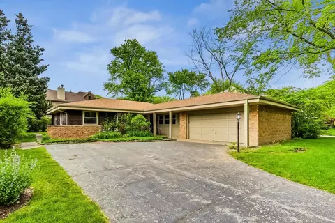 2542 Greenleaf Ave, Wilmette, IL 60091