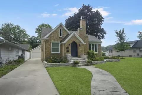 304 Ingleside Ave, Aurora, IL 60506