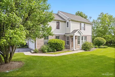 Exterior - 1477 Millbrook Dr, Algonquin, IL 60102 photo 3 of 9