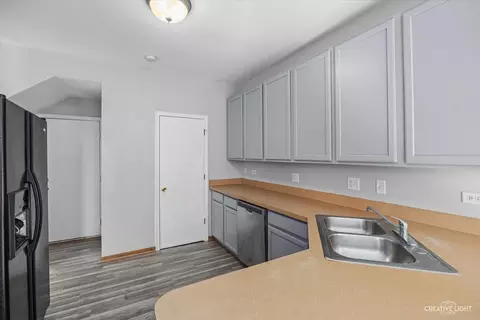 Kitchen - 1477 Millbrook Dr, Algonquin, IL 60102 photo 1 of 2