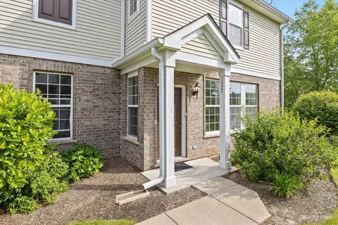 Exterior - 1477 Millbrook Dr, Algonquin, IL 60102 photo 4 of 9