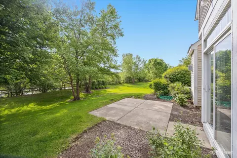 Exterior - 1477 Millbrook Dr, Algonquin, IL 60102 photo 6 of 9