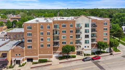 8822 Brookfield Ave #405, Brookfield, IL 60513