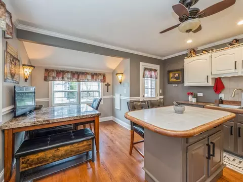 2305 Flicker Ln, Rolling Meadows, IL 60008 photo 3