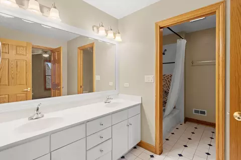 120 Fox St, Cary, IL 60013 photo 29