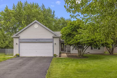 128 Sandalwood Ln, Bolingbrook, IL 60440