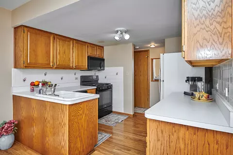 Kitchen - 1428 Berta Dr, Crest Hill, IL 60403 photo 12 of 13