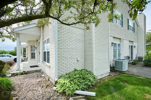 Exterior - 1428 Berta Dr, Crest Hill, IL 60403 photo 14 of 32